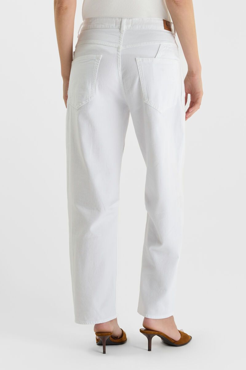 Pfmadie00wpig262 White
